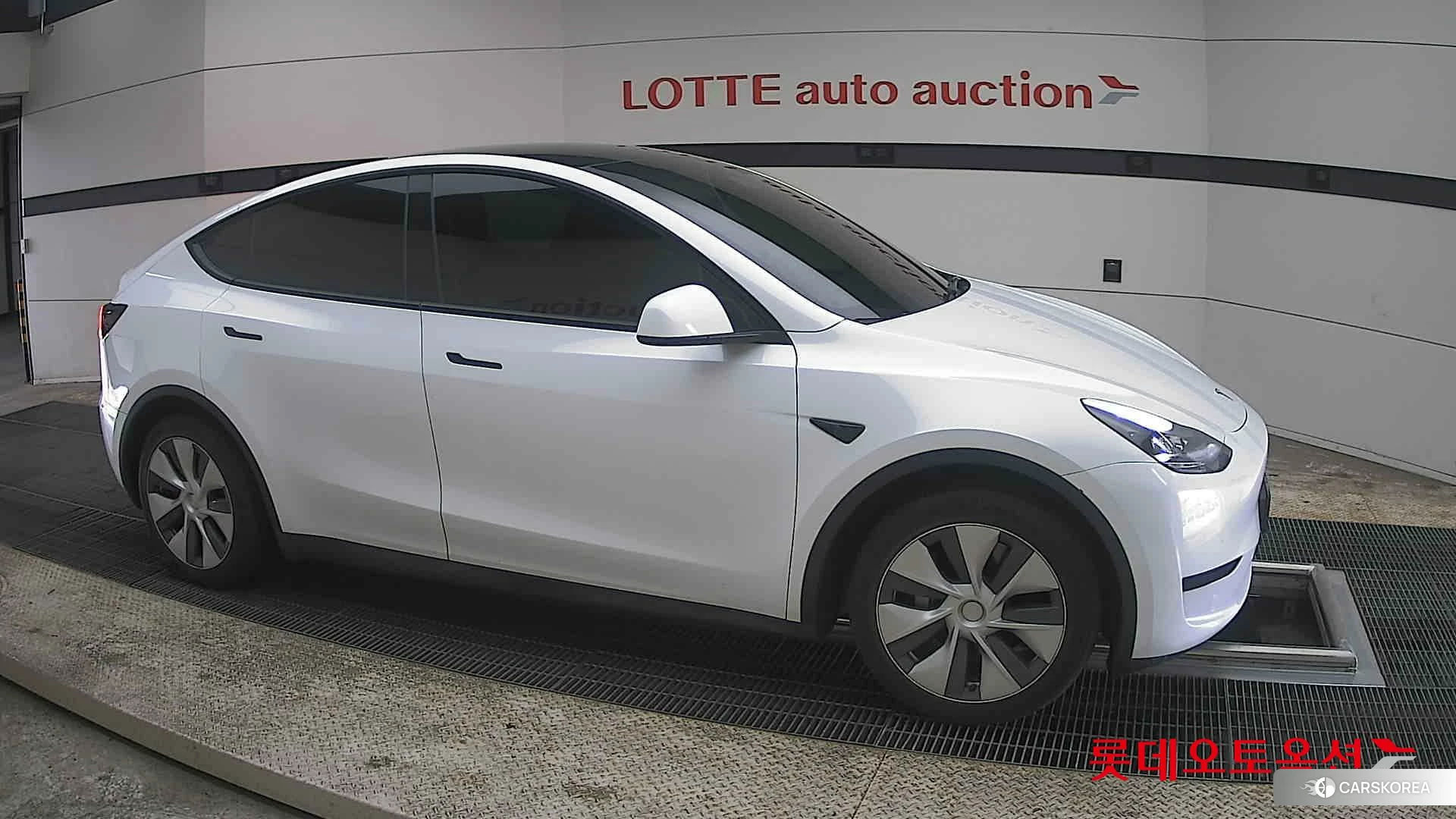 Tesla Model Y RWD id 3888283 из Кореи 8