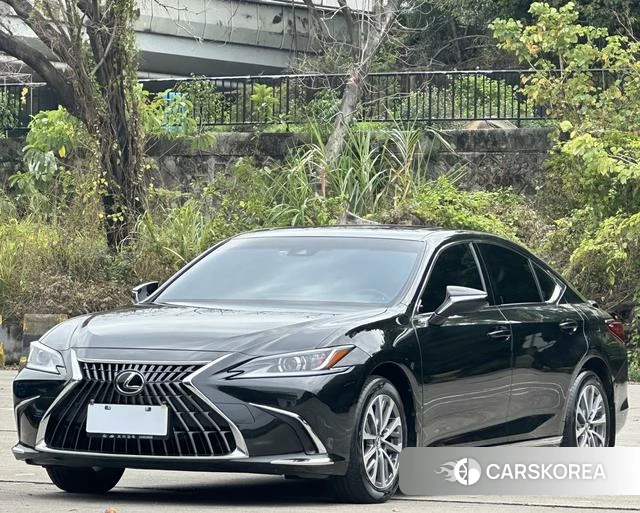 Lexus ES id 4277537 из Китая 8