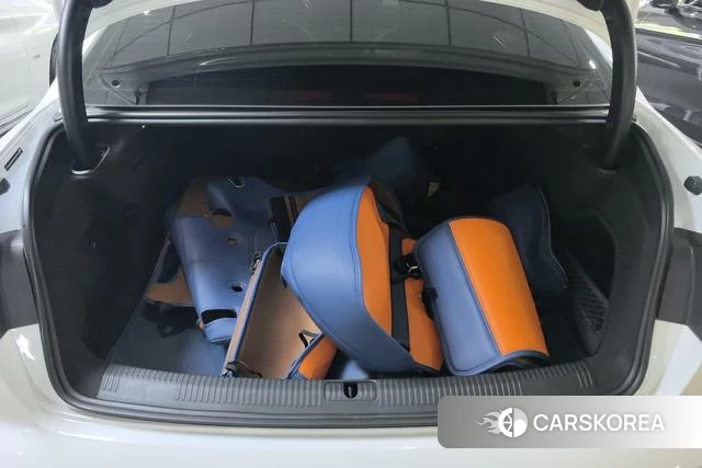 Audi A4L id 4263780 из Китая 8