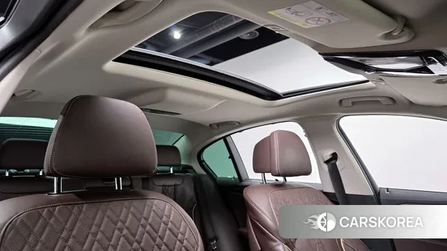 BMW 5 Series (G30) id 3042912 из Кореи 8