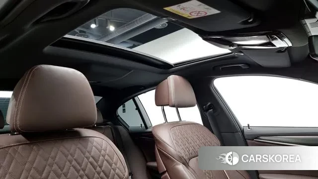 BMW 5 Series (G30) id 2984303 из Кореи 8