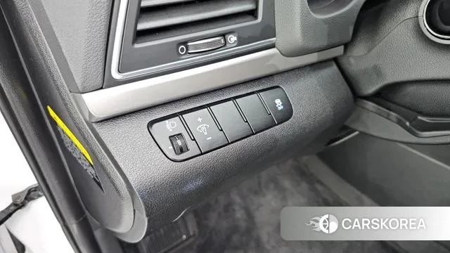 Hyundai Avante AD id 3308319 из Кореи 8