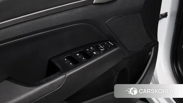 Hyundai Avante AD id 3641750 из Кореи 8