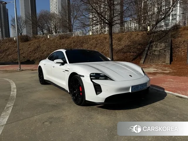 Porsche Taycan id 3600000 из Кореи 8