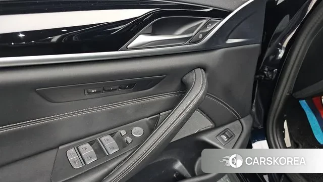 BMW 5 Series (G30) id 3432017 из Кореи 8