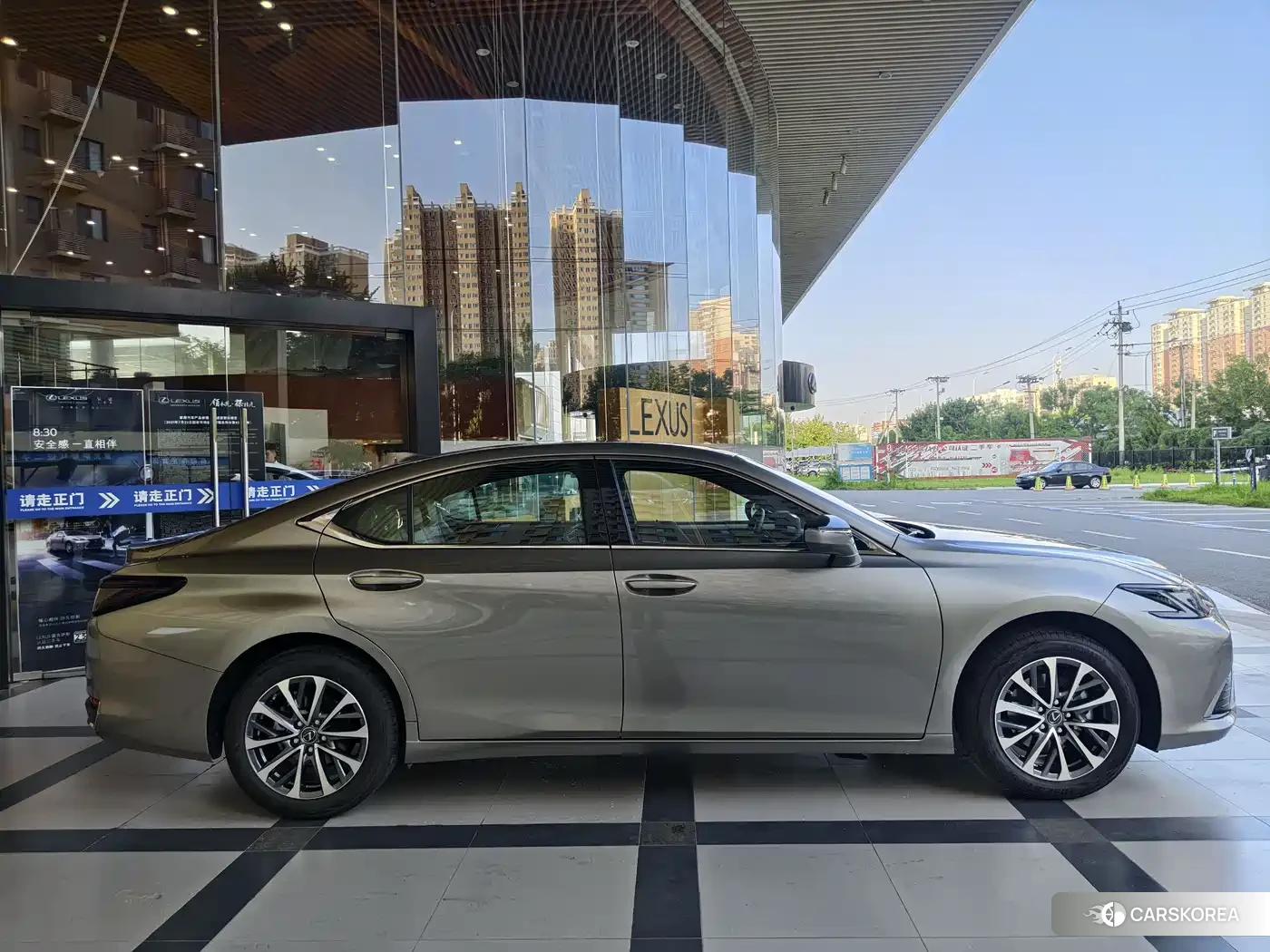 Lexus ES id 4583660 из Китая 8