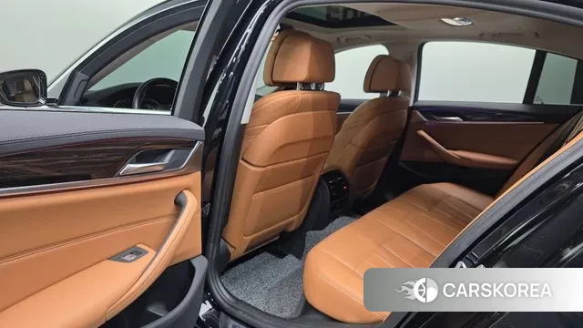 BMW 5 Series (G30) id 3717373 из Кореи 8