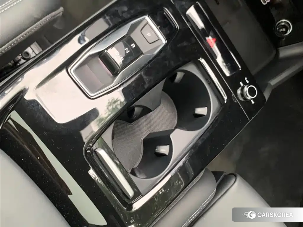 Audi Q6L id 4622471 из Китая 8