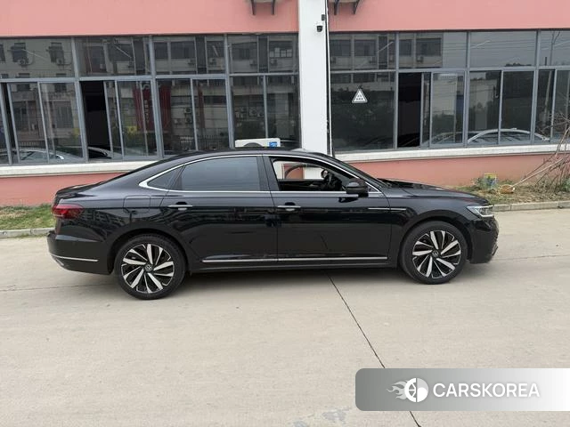 Volkswagen Passat id 4359154 из Китая 8