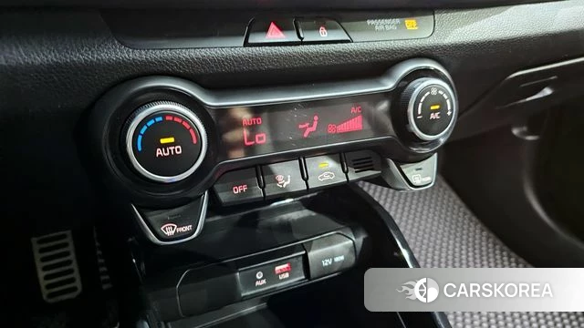 Kia Stonic id 4294975 из Кореи 8