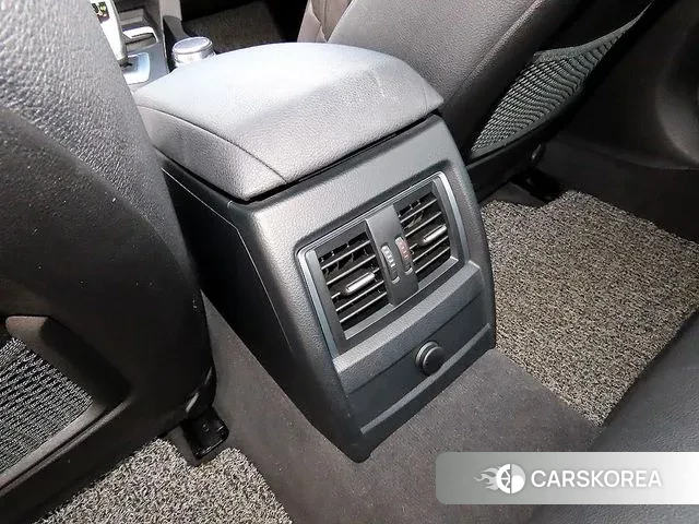 BMW 3 Series (F30) id 3449846 из Кореи 8