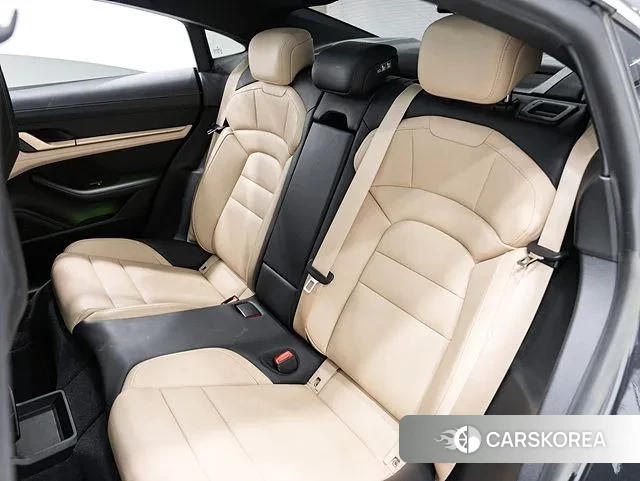 Porsche Taycan id 3487267 из Кореи 8