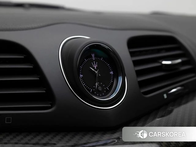 Maserati GranTurismo id 3905384 из Кореи 8