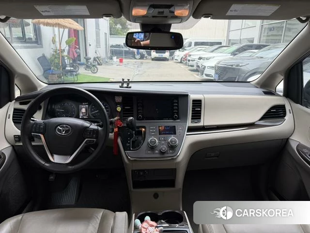 Toyota Sienna id 4239684 из Китая 8