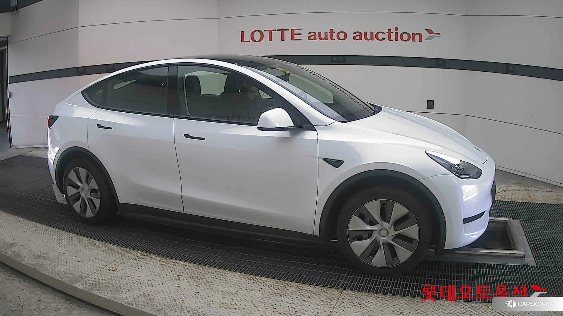 Tesla Model Y RWD id 4909362 из Кореи 8
