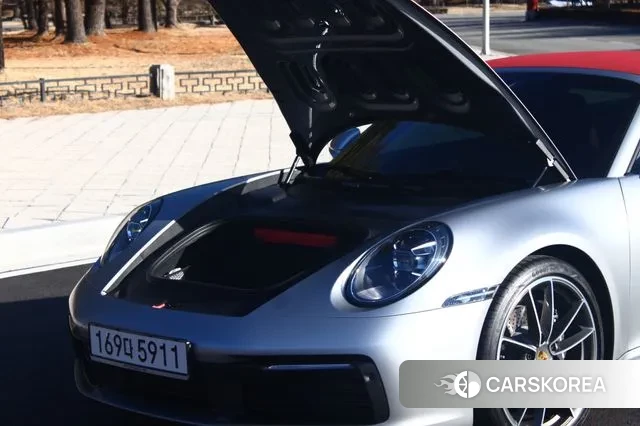 Porsche 911(992) id 3668995 из Кореи 8