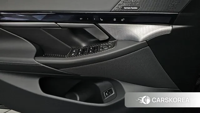 BMW 5 Series (G60) id 3614420 из Кореи 8