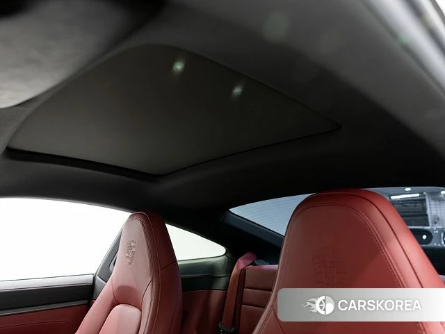 Porsche 911(992) id 3963575 из Кореи 8