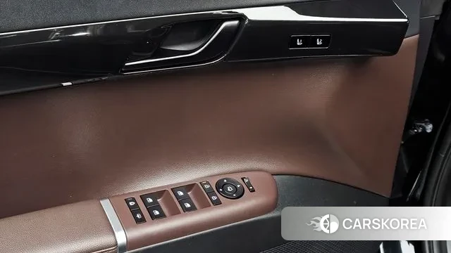 Hyundai Grandeur Hybrid (GN7) id 3533993 из Кореи 8