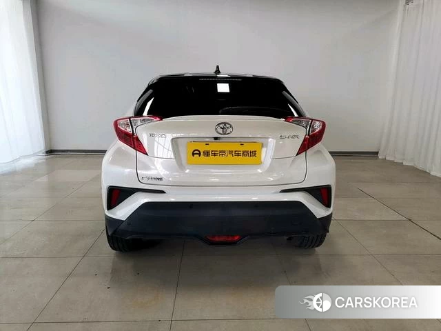 Toyota C-HR id 4212797 из Китая 8