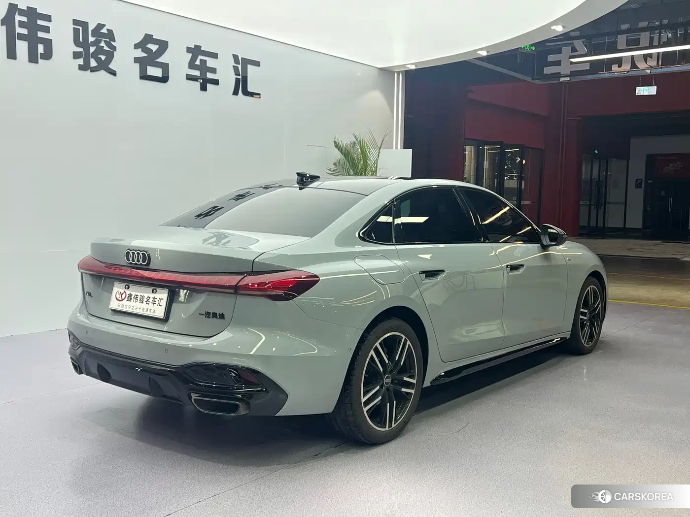 Audi A5L id 4629513 из Китая 9