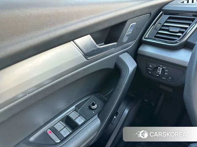Audi Q5L id 4313842 из Китая 8