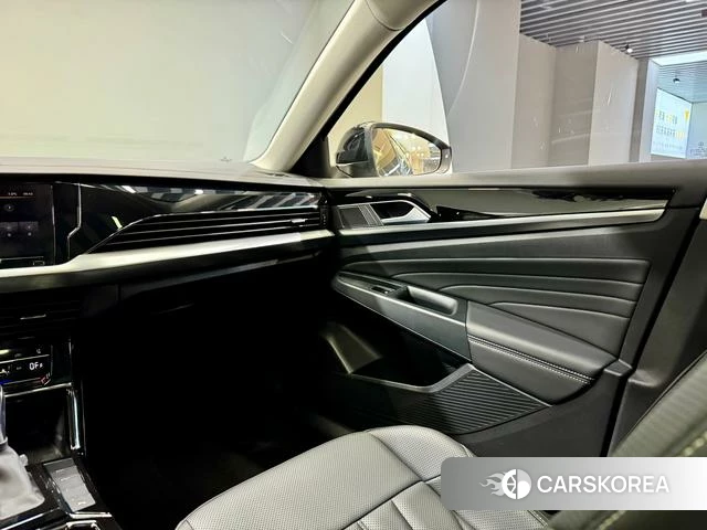 Volkswagen Passat id 3824381 из Китая 8