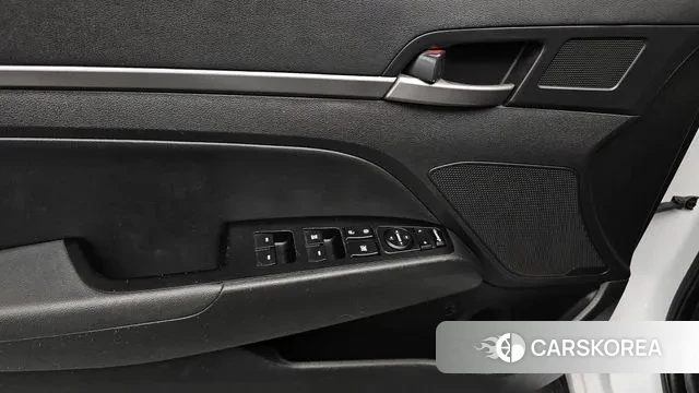 Hyundai Avante AD id 3563387 из Кореи 8