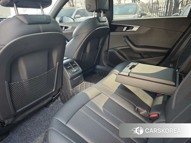 Audi A4L id 3855977 из Китая 8