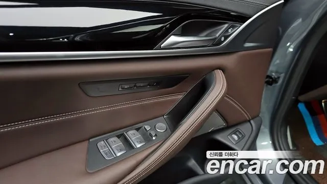 BMW 5 Series (G30) id 2943502 из Кореи 8