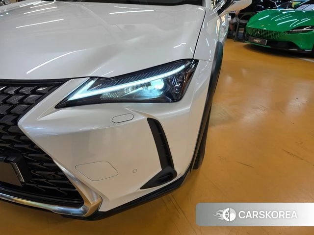Lexus UX300h id 4680851 из Кореи 8