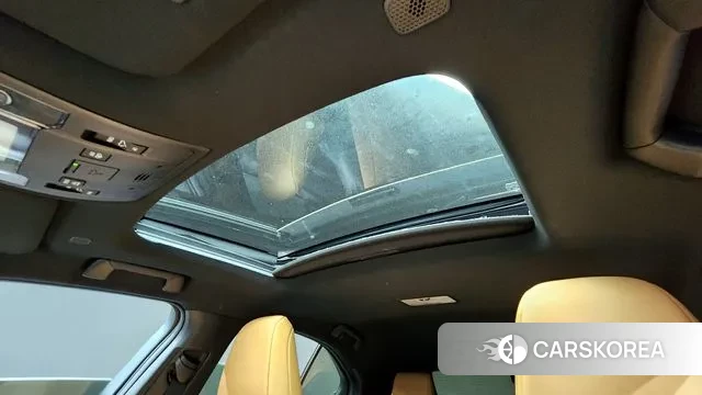 Lexus UX250h id 3624865 из Кореи 8