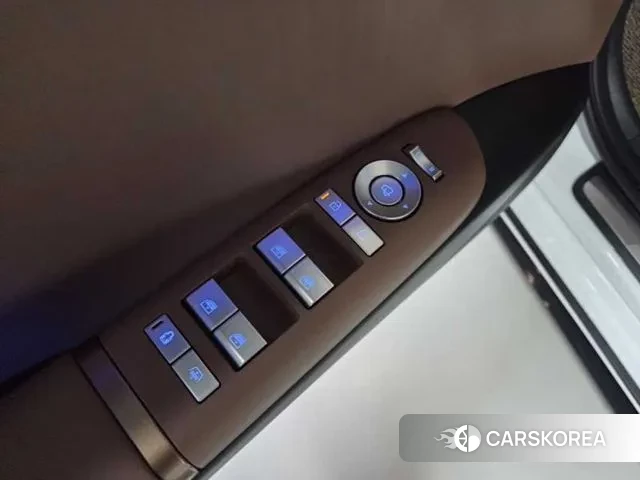 Hyundai Grandeur Hybrid (GN7) id 3431425 из Кореи 8