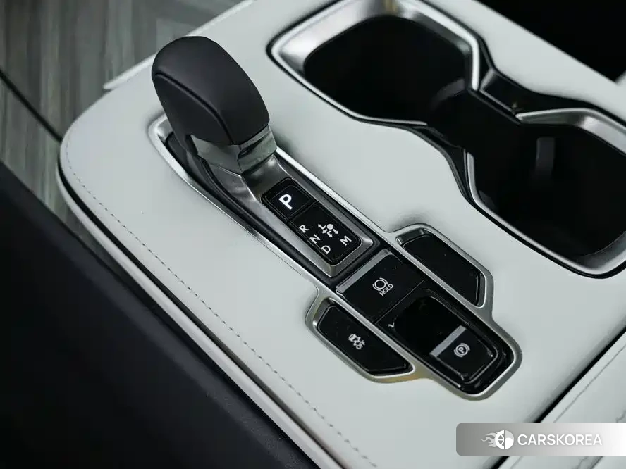 Lexus LM id 4686055 из Китая 8