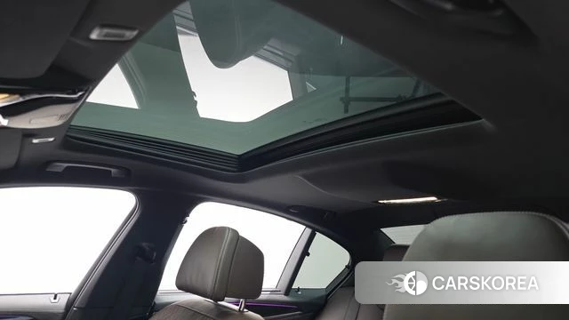 BMW 5 Series (G30) id 3859795 из Кореи 8