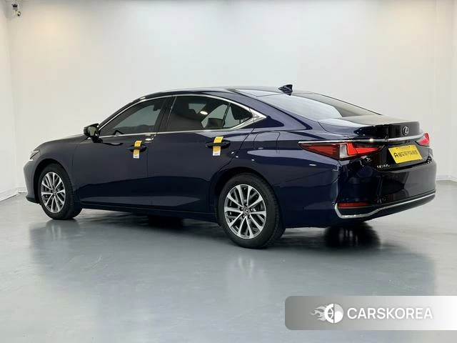 Lexus ES id 4300019 из Китая 8