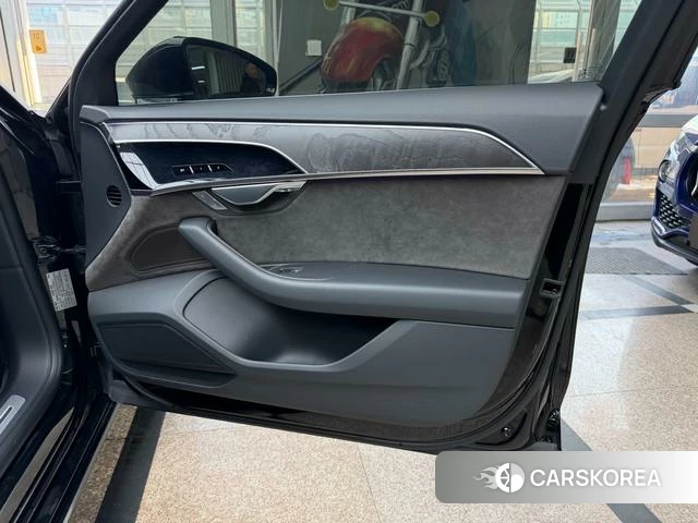 Audi A8 id 4208052 из Китая 8