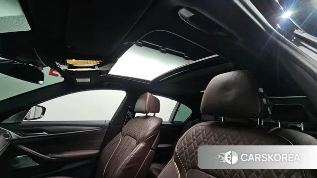 BMW 5 Series (G30) id 3697880 из Кореи 8