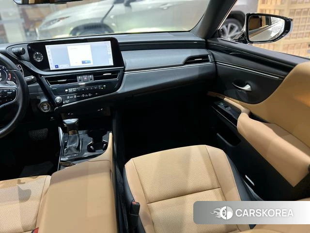 Lexus ES id 4278307 из Китая 8