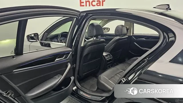 BMW 5 Series (G30) id 3188318 из Кореи 8