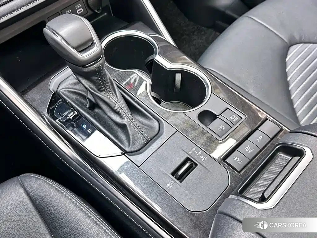 Toyota Crown id 4628120 из Китая 8