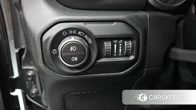 Jeep Wrangler (JL) id 4519954 из Кореи 8