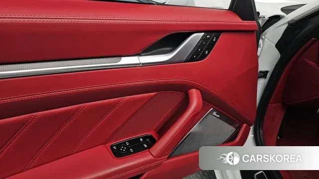 Porsche 911(992) id 3400102 из Кореи 8