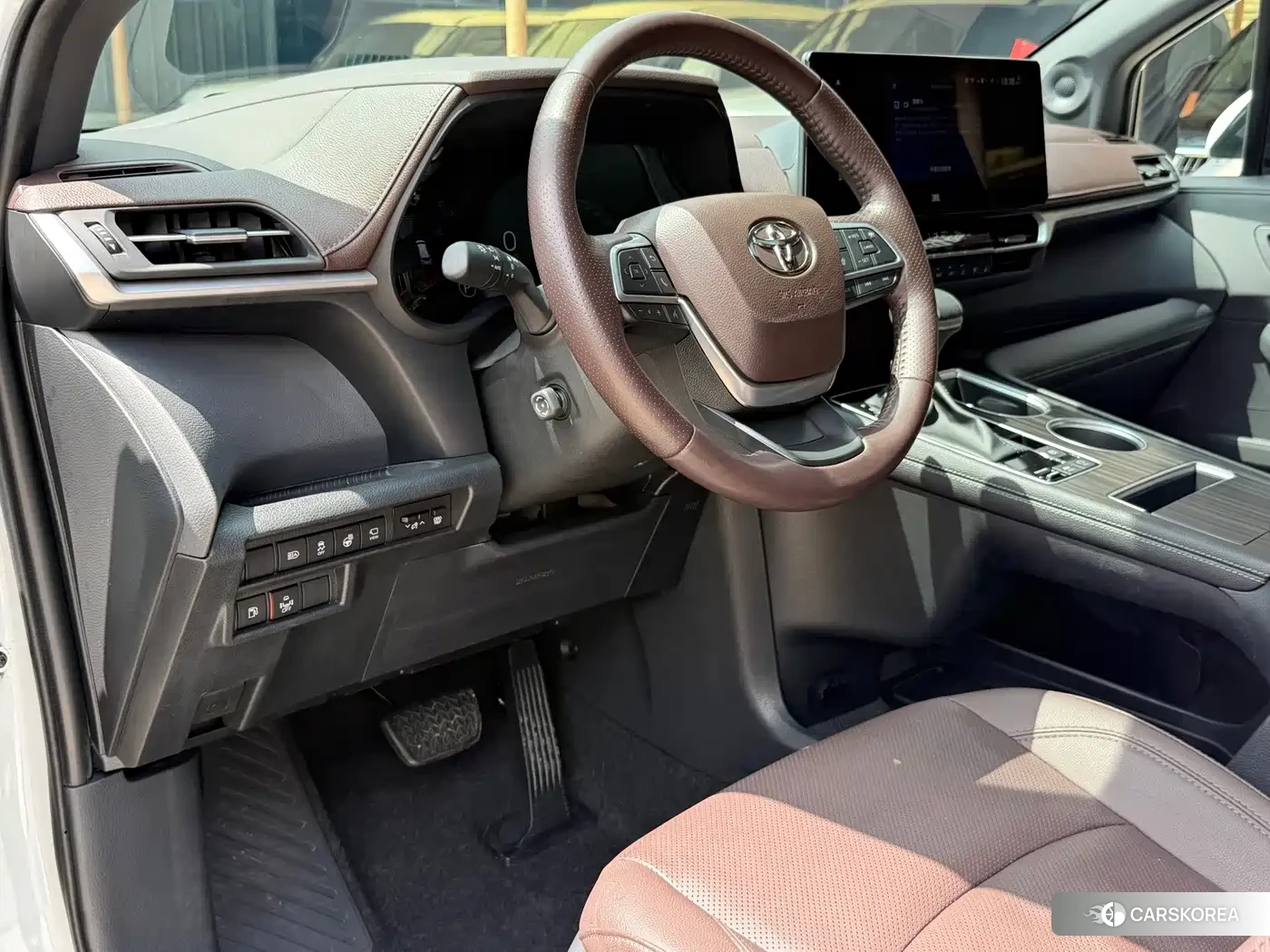 Toyota Sienna id 4634713 из Китая 8