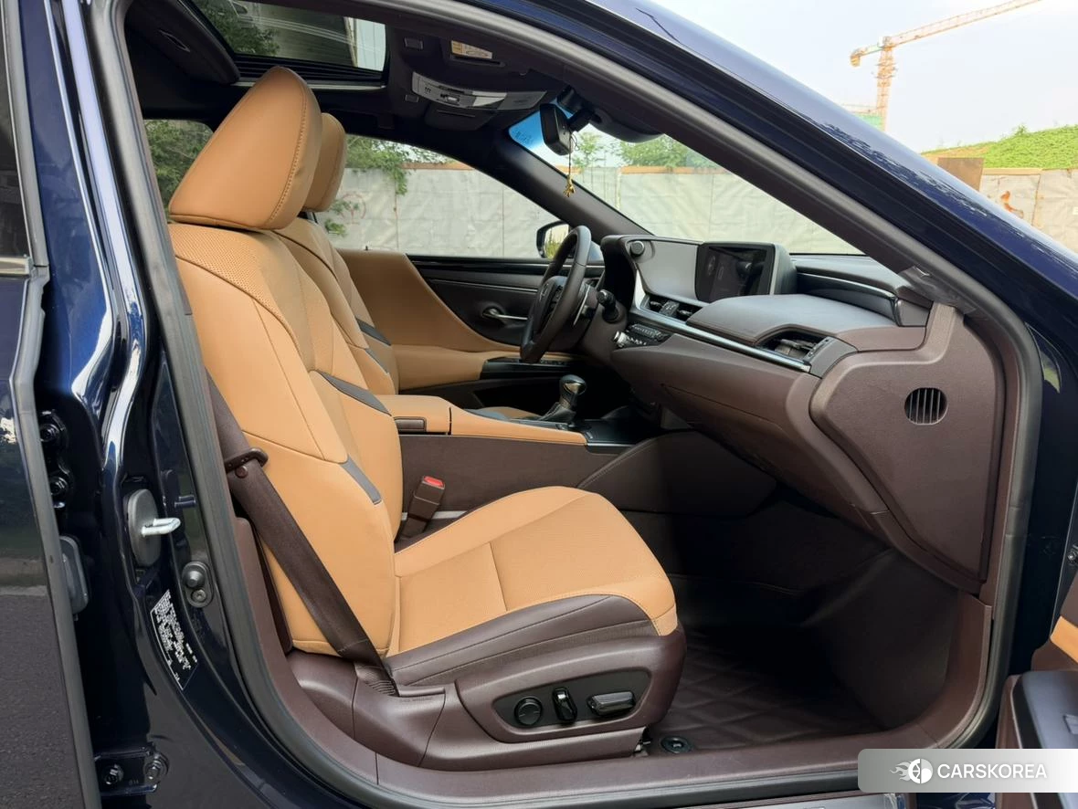 Lexus ES id 4512403 из Китая 8