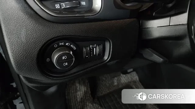 Jeep Renegade id 3766483 из Кореи 8