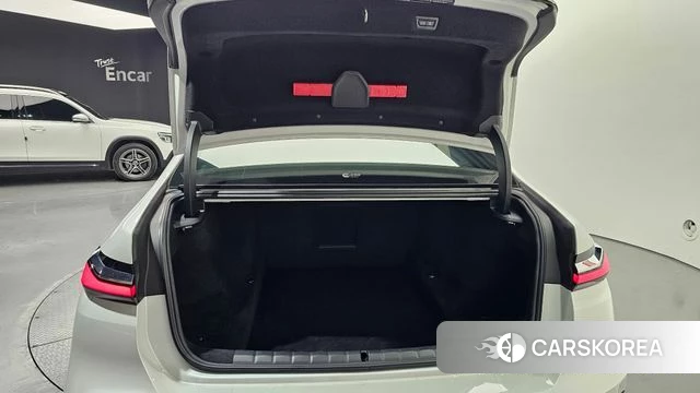 BMW 7 Series (G70) id 3891277 из Кореи 8