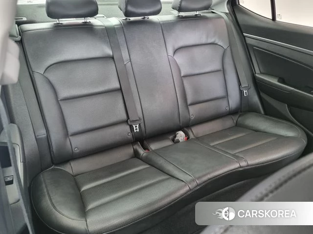 Hyundai Avante AD id 3796274 из Кореи 8