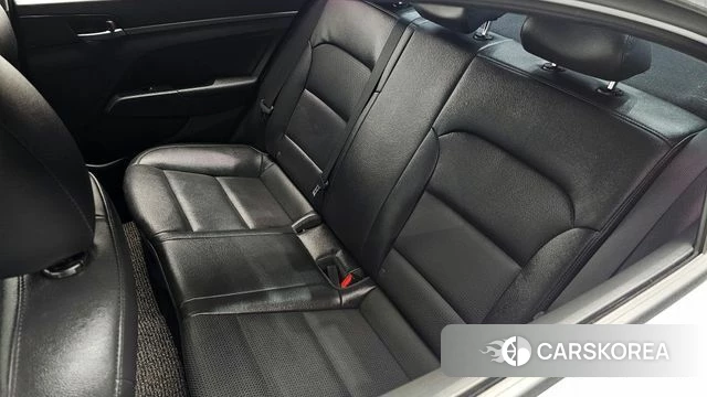 Hyundai Avante AD id 4246158 из Кореи 8