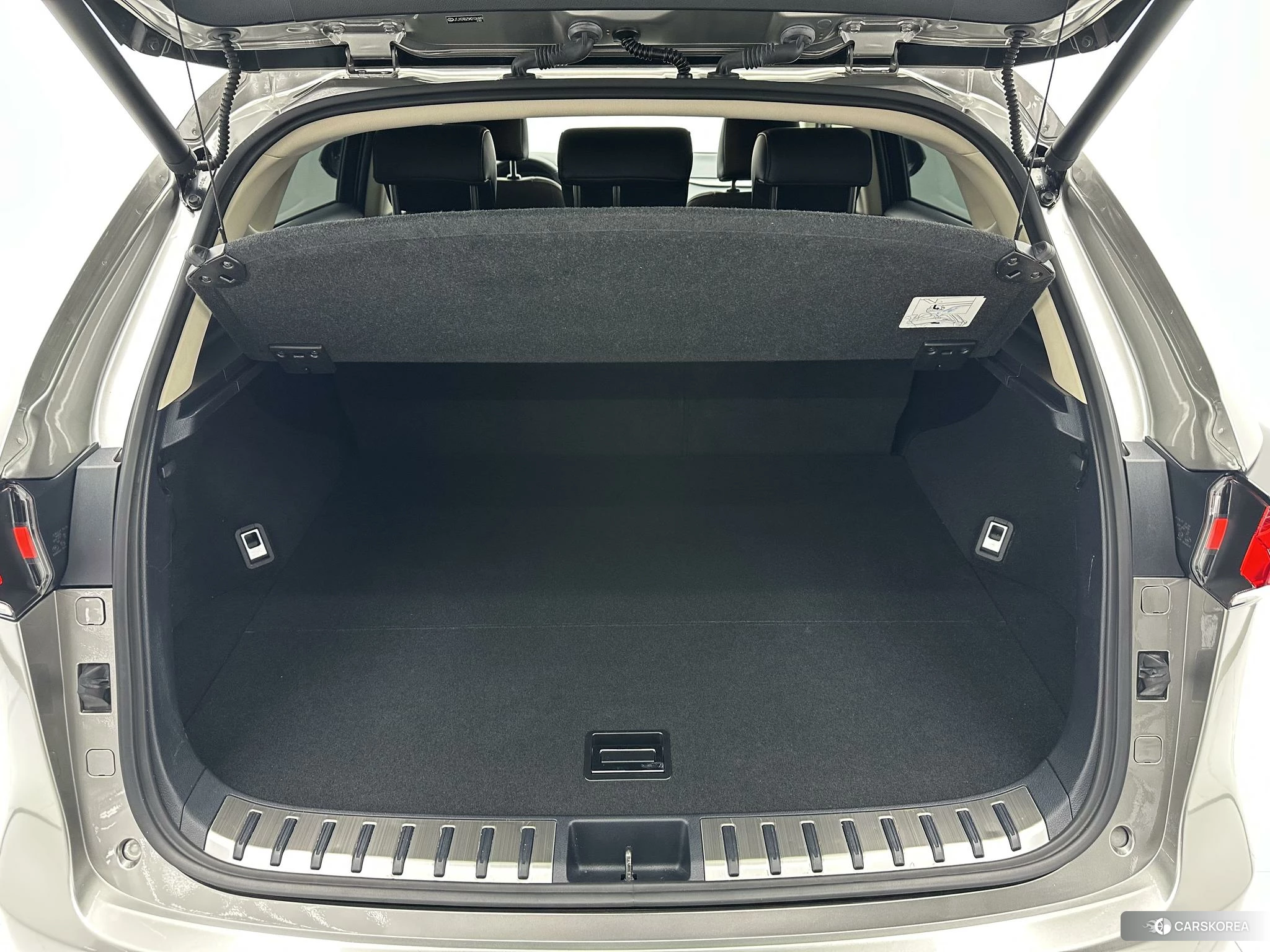 Lexus NX id 4479684 из Китая 8
